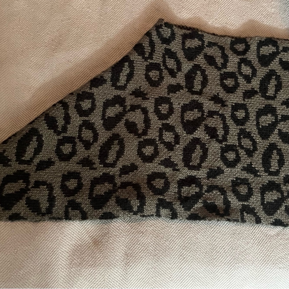 Leopard Infinity Scarf - Picture 3 of 3